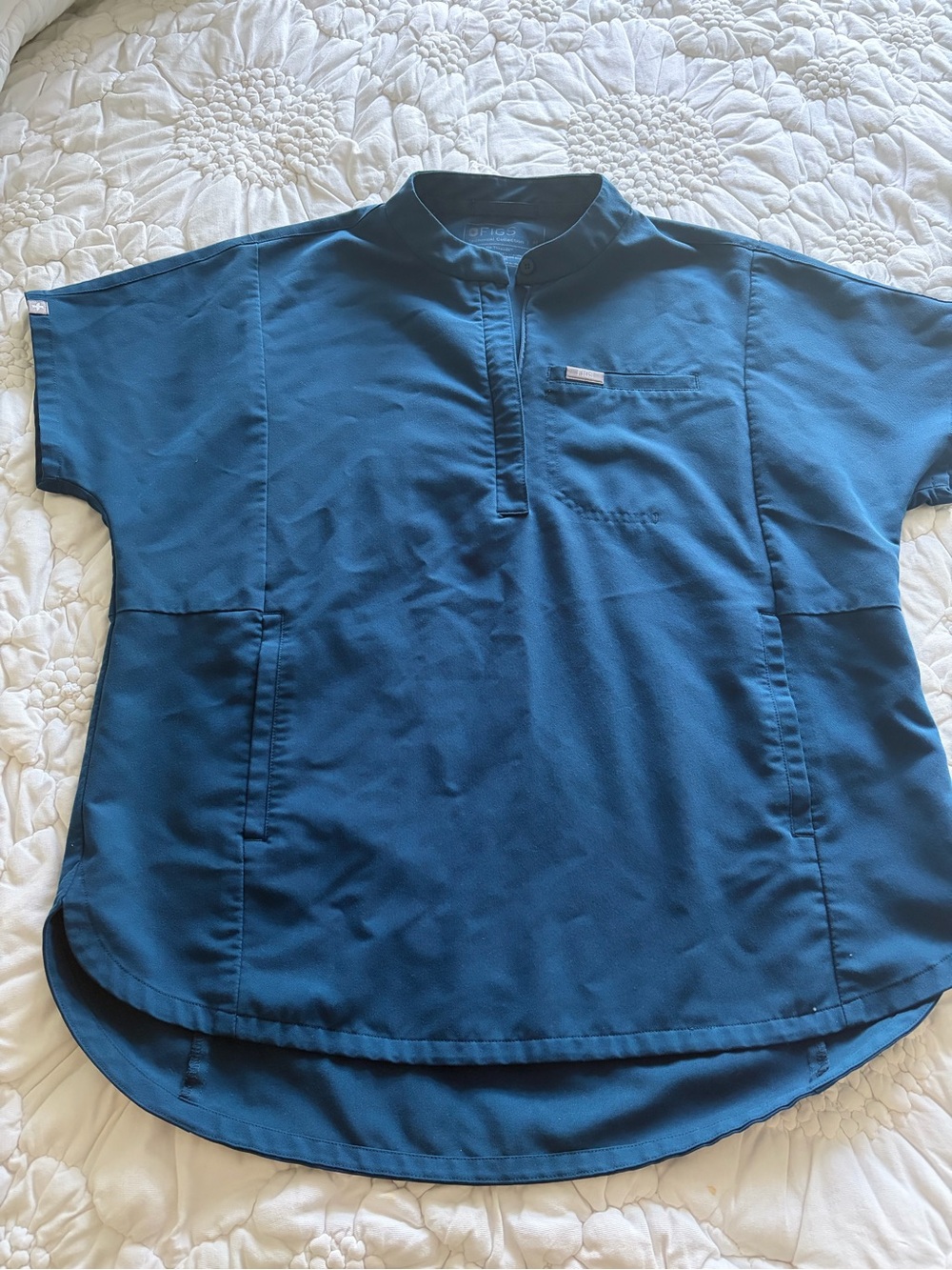 Figs Women's Montex Scrub Top Deep Reef Medium